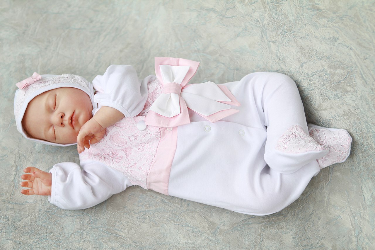 Как правильно выбрать комплект одежды для новорожденного