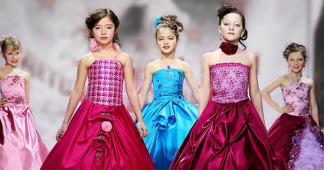 Детские платья для девочек. Как нарядить дочку к Новому году?