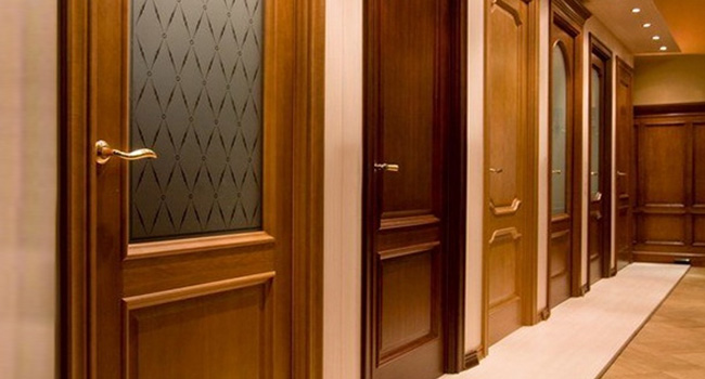 Какие межкомнатные двери в квартиру выбрать?