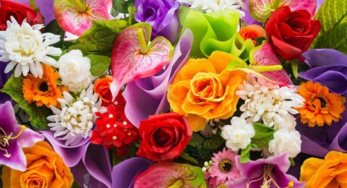 Мужчины все чаще дарят в качестве подарка прекрасно оформленные букеты цветов