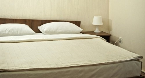 Особенности кроватей с подъемным механизмом