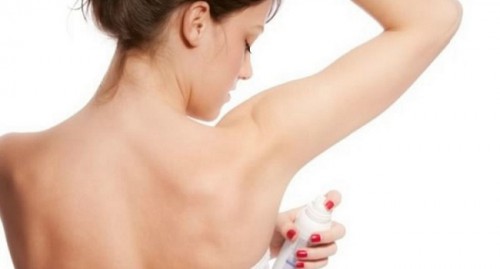 Как отстирать пятна от дезодоранта