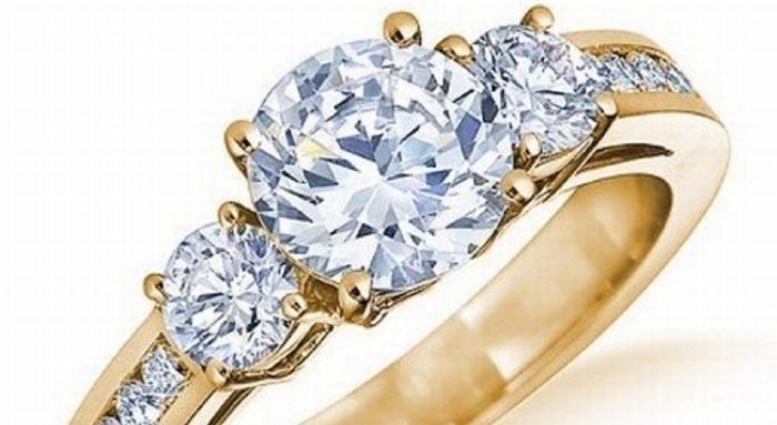 Как выбрать золотое кольцо с бриллиантом