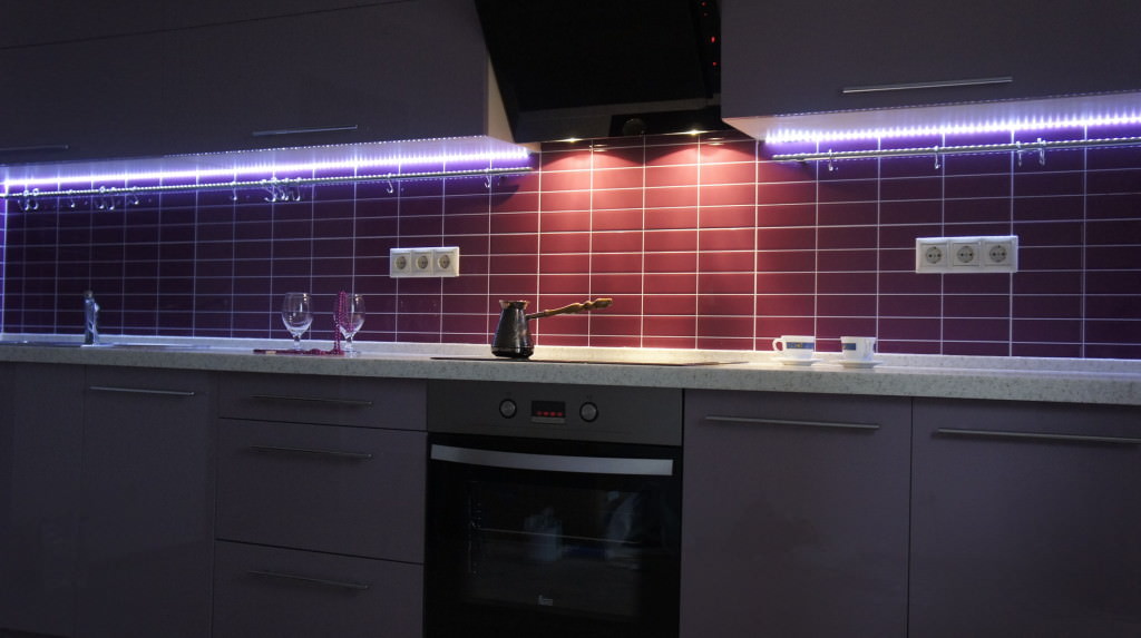 Как используется светодиодная лента для кухни