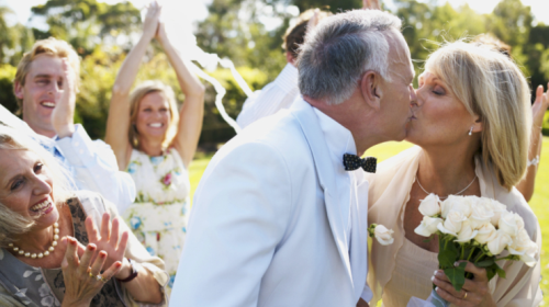Как выбрать свадебное платье невесте в возрасте