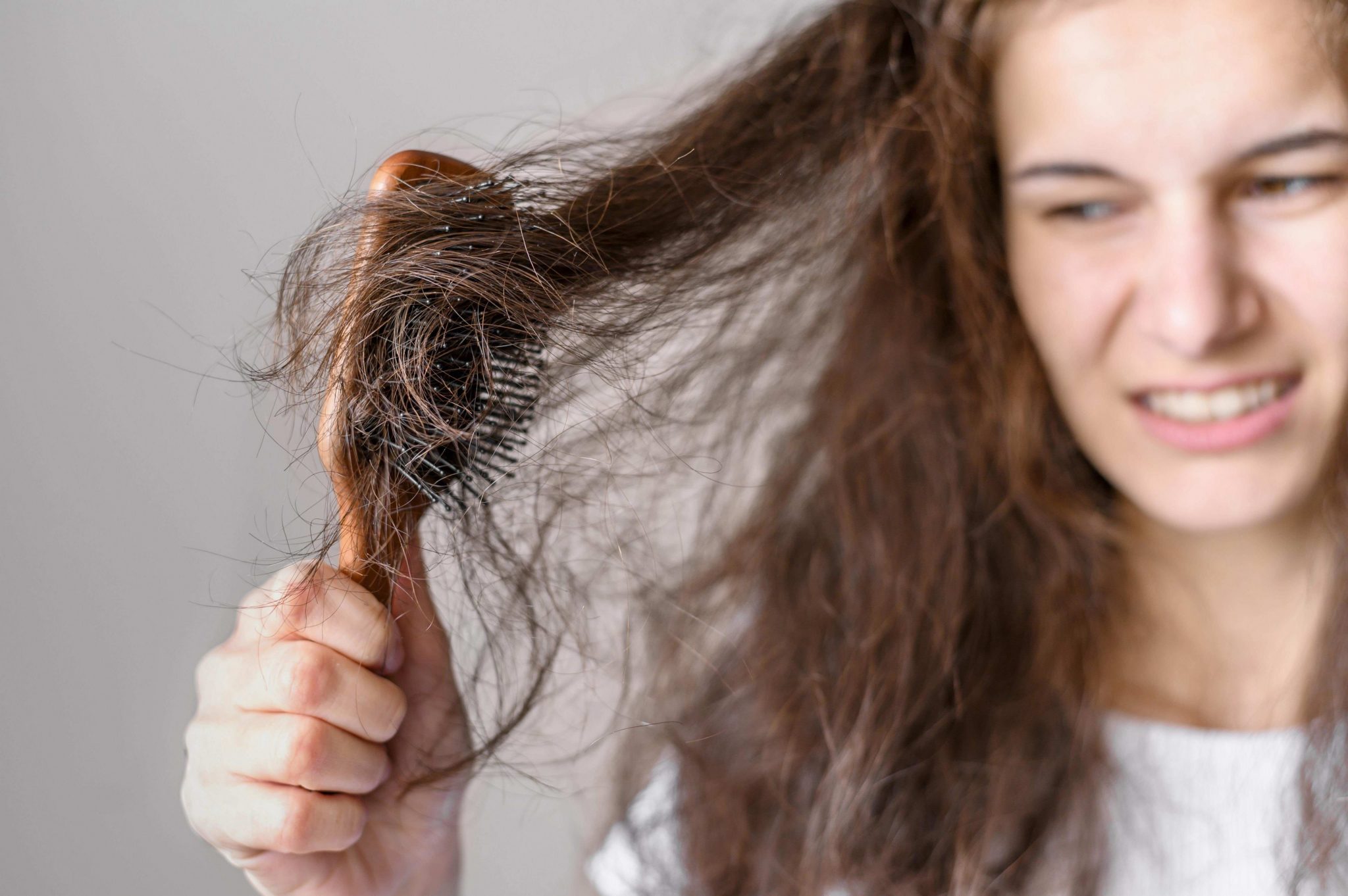 Как избавиться от сухости и ломкости волос